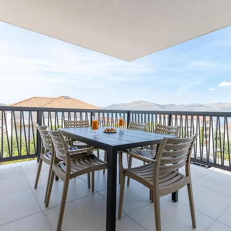 Lush Suites Trogir Exterior photo