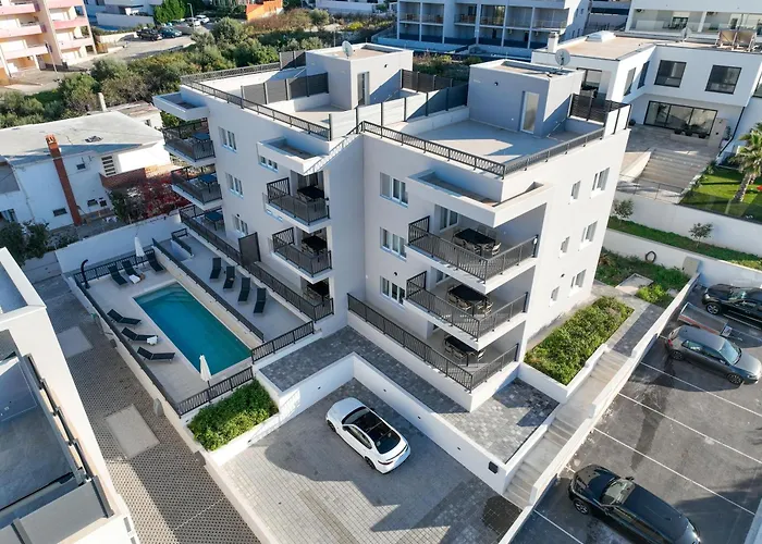 Lush Suites