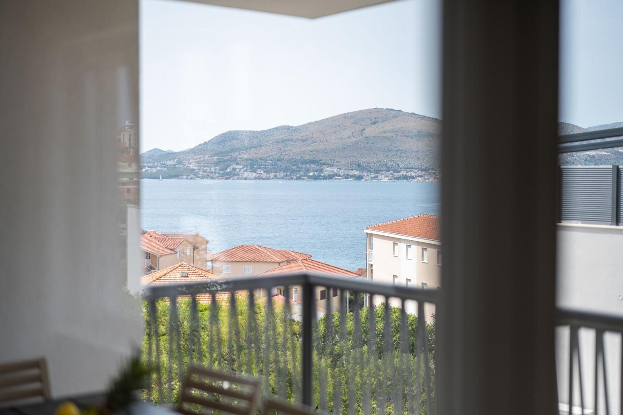 Lush * Trogir